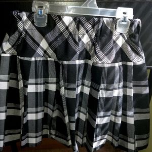 Urban Coco Plaid Skirt Size M